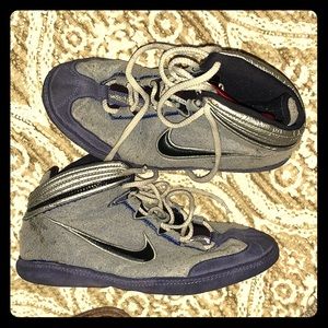 Wrestling shoes